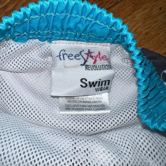 Freestyle Revolution Boys Shark Print Swim Trunks Size 2T - Picture 3 of 4